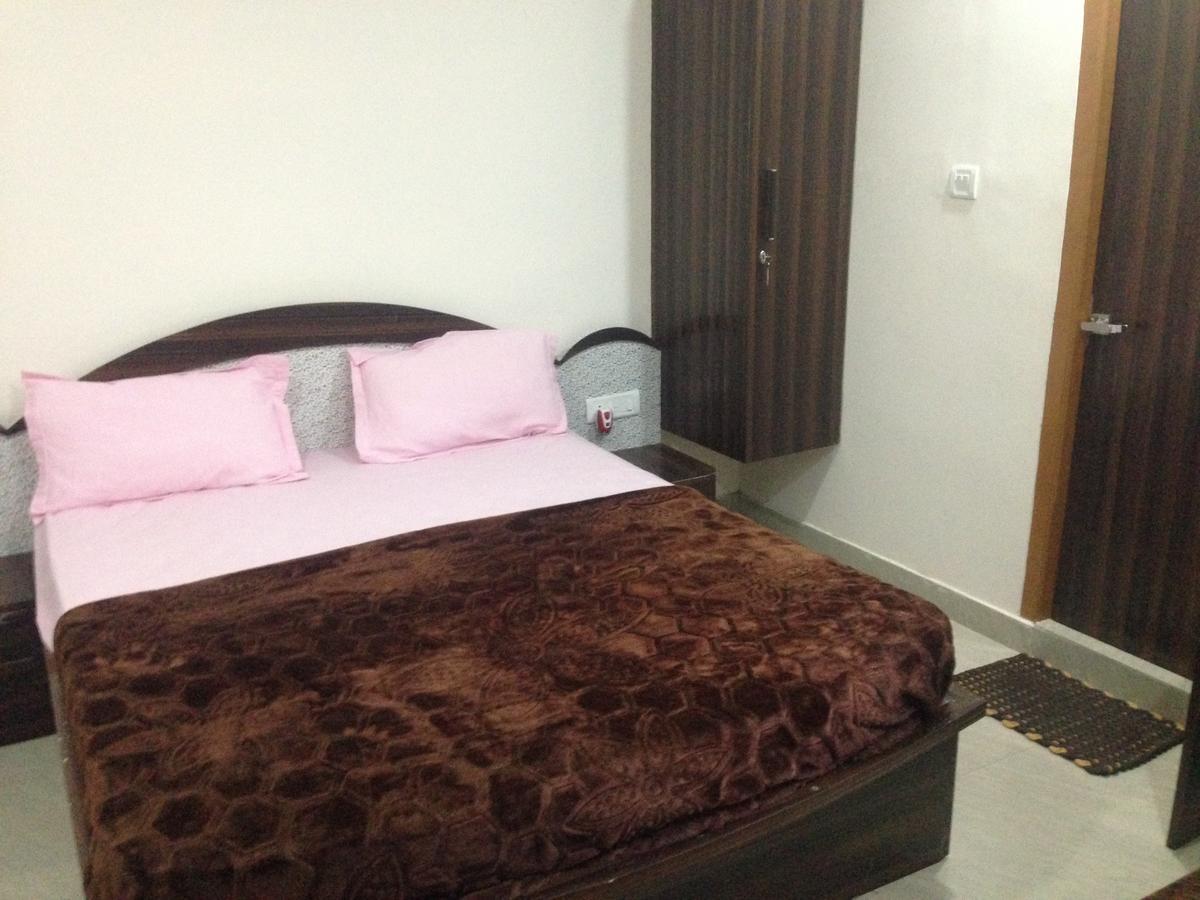 Hotel H M International - Varanasi — Photos 2